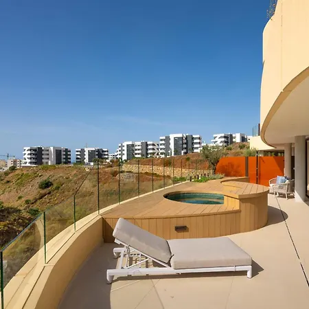 Luxury 3br In South Residences Huge Terrace Higueron Appartement *